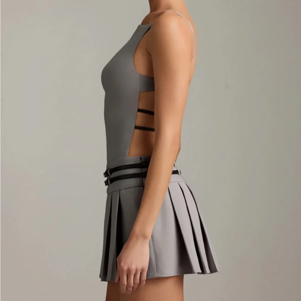 Oh Polly Leilani
Belted Backless Pleated Mini Dress in Grey SIZE US 4 NWT - Picture 3 of 8